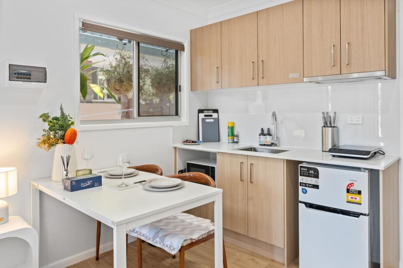 Walk To Westfield For Solo Traveler Holiday home