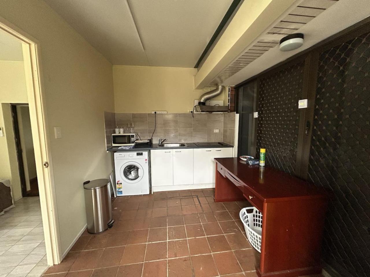 Cozy 1br Flat In Sunnybank Solo And Couple Travelers Holiday home