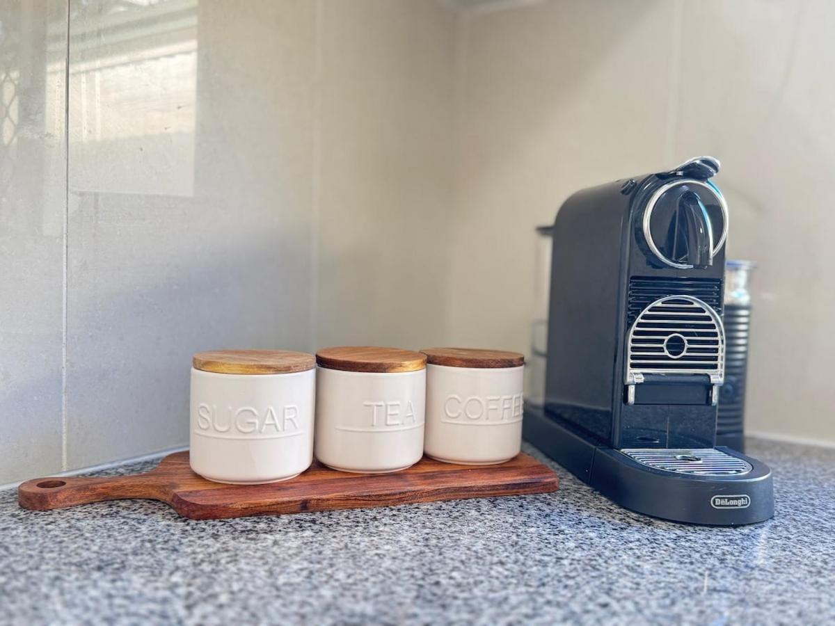 Holiday home Serene 4br Family Retreat - Near Shops & Highways *