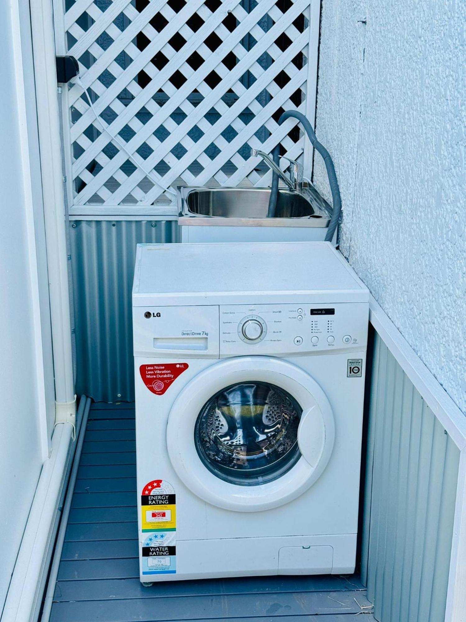 Stayeazy Homestay Brisbane