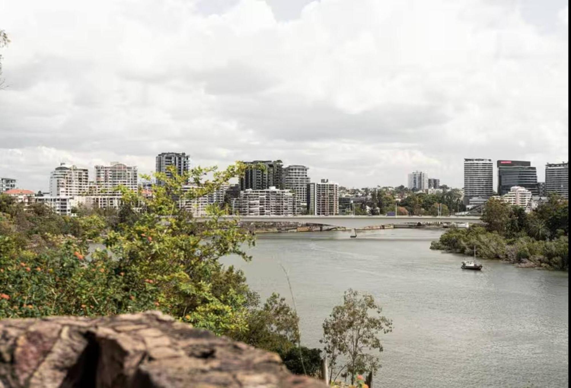 Holiday home 3br, 2 Baths - Stylish In Kangaroo Point *