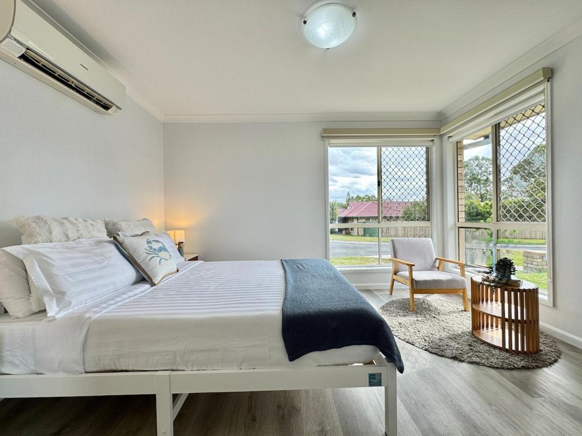 Serene 4br Family Retreat - Near Shops & Highways Holiday home