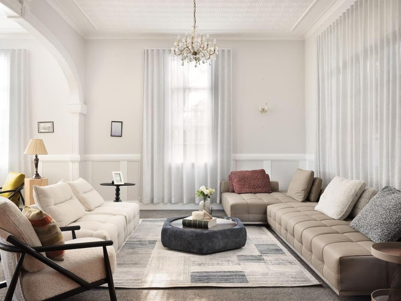 6mil Luxe Hilltop 6 Bedroom Heritage Mansion Holiday home Brisbane