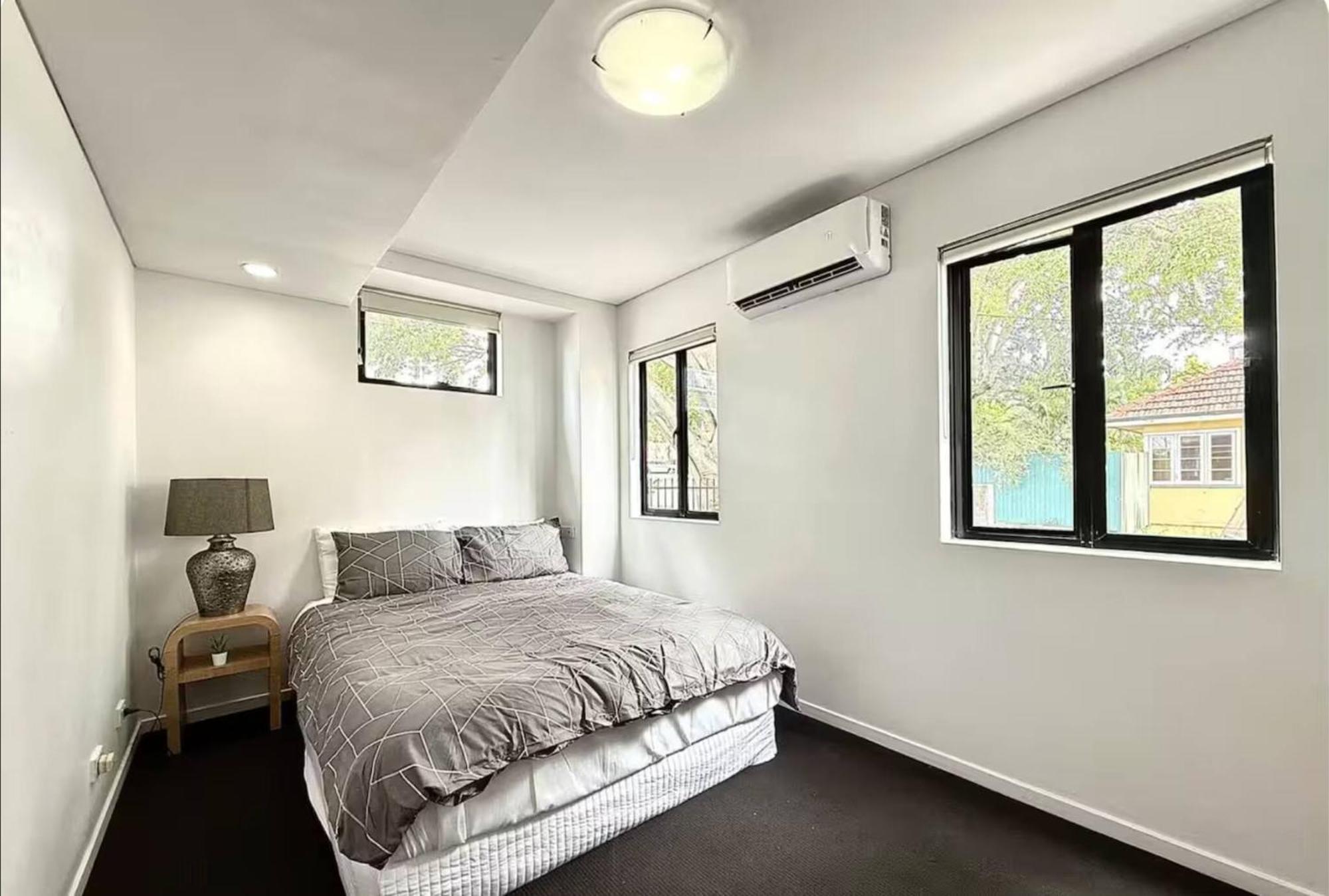 3br, 2 Baths - Stylish In Kangaroo Point Brisbane