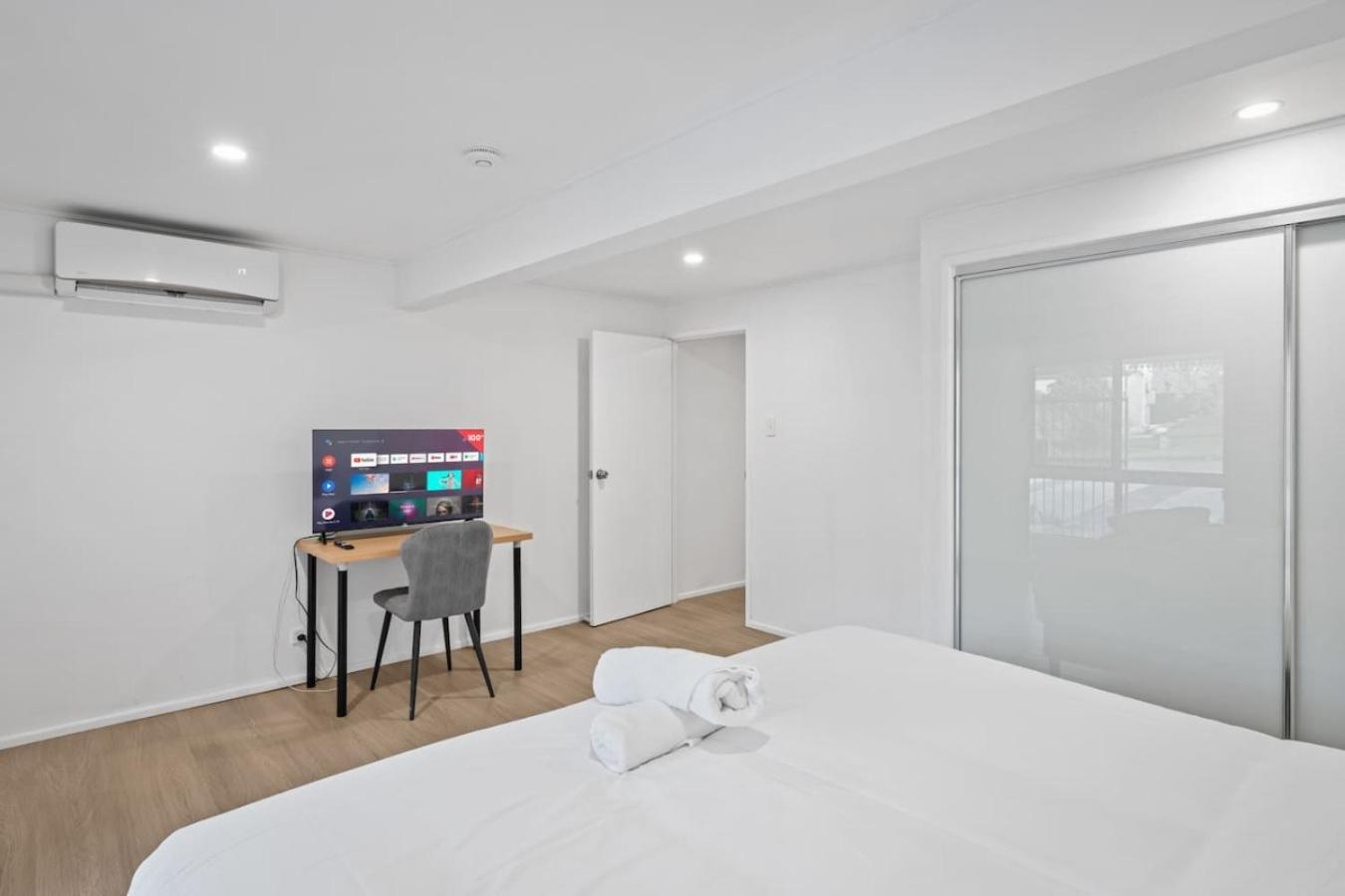 Self Contained Perfect For Solo Travelers Brisbane