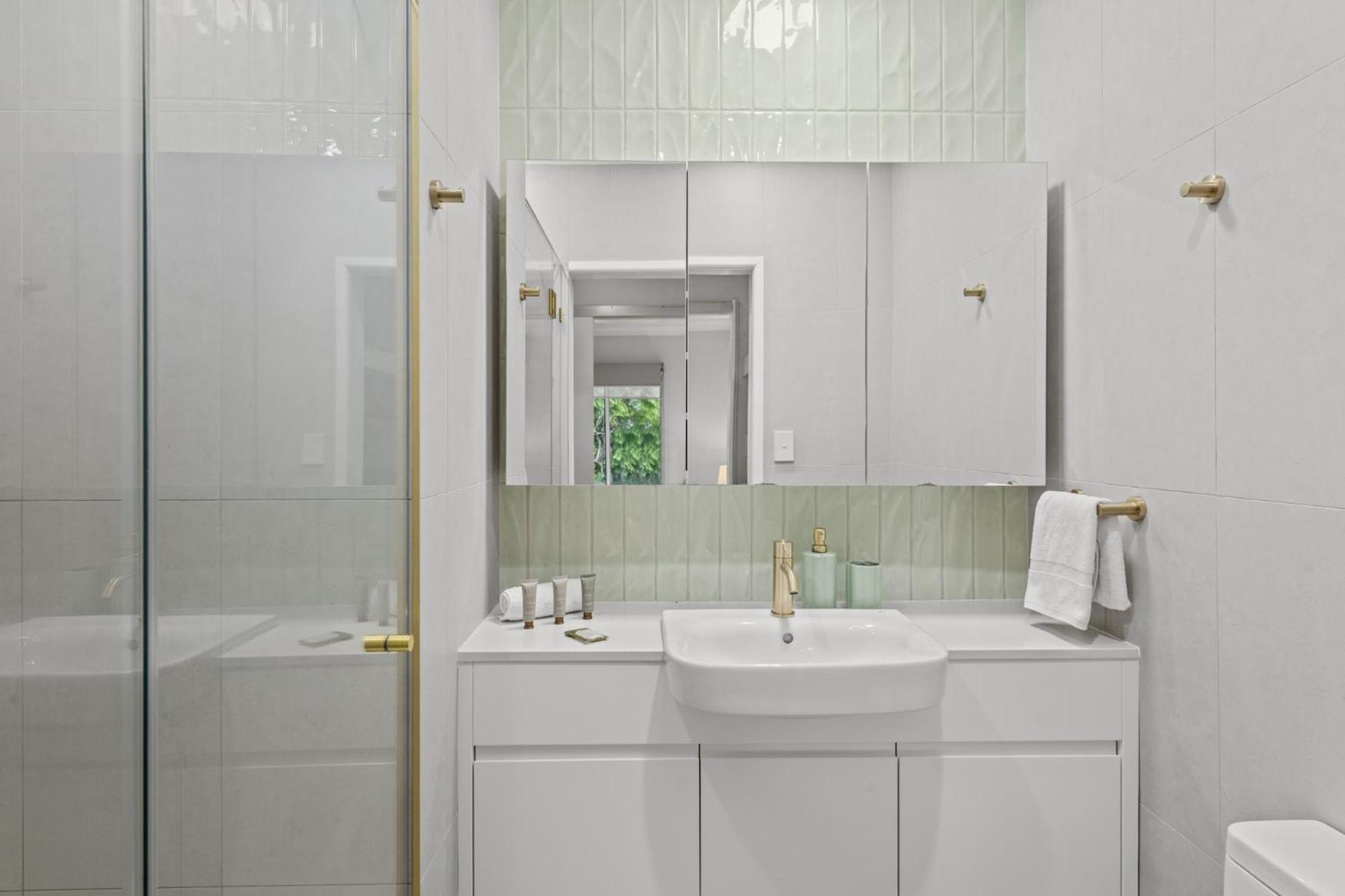 Stylish Townhouse In Ascot With Modern Interiors Brisbane