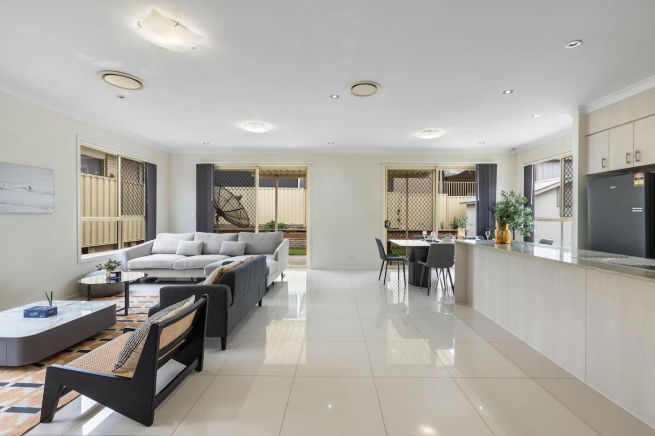 Spacious 4br Family In Inala Quiet Street *