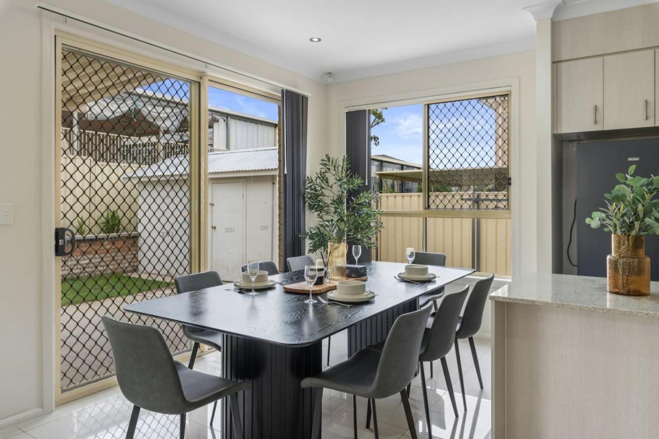 Holiday home Spacious 4br Family In Inala Quiet Street