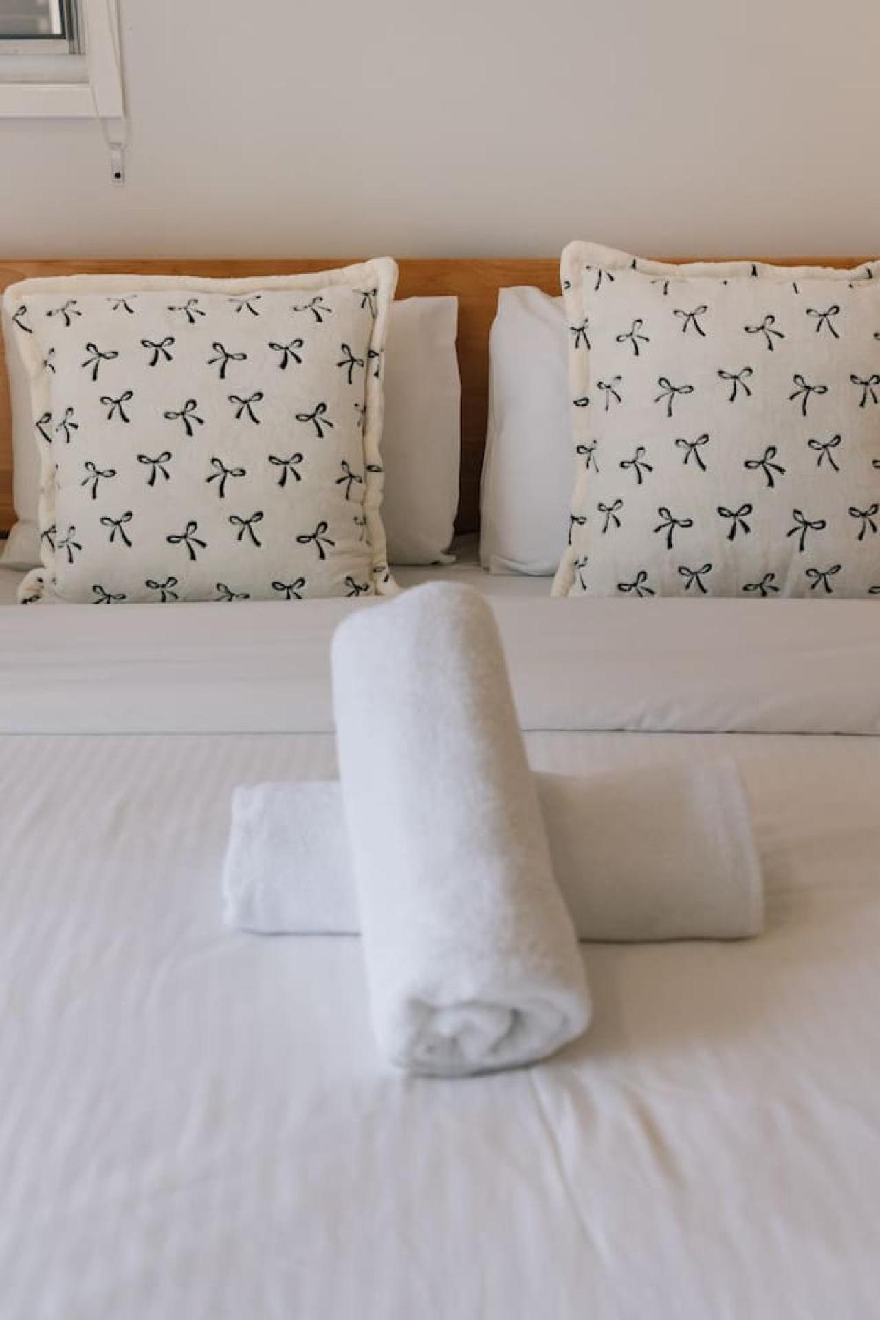 Walk To Westfield For Solo Traveler Holiday home *