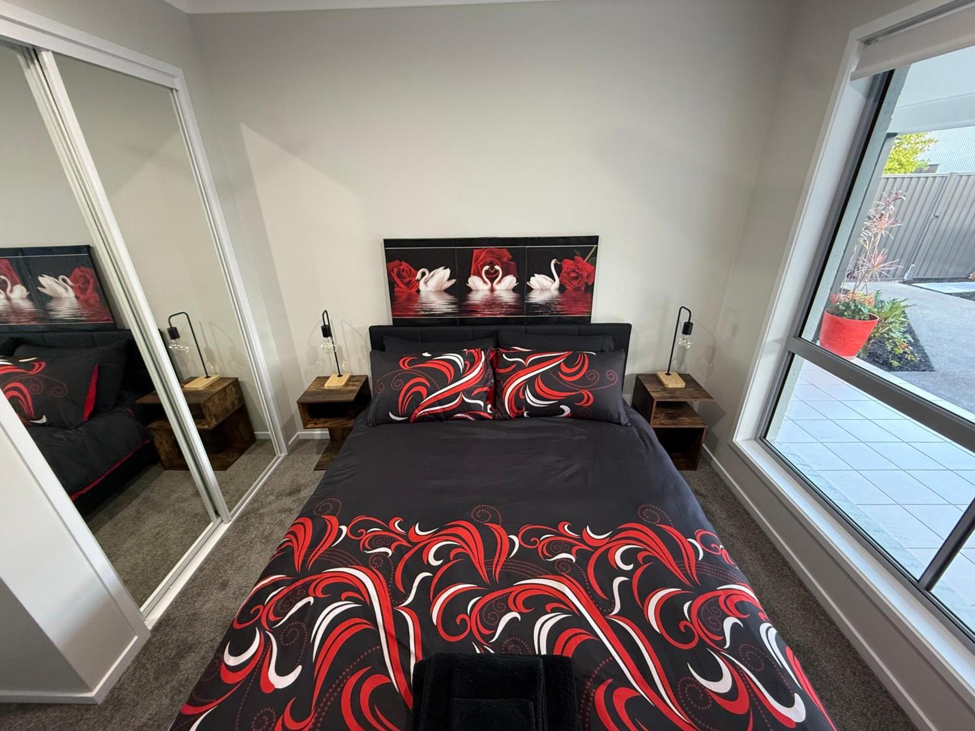 3 Bedroom Fully Renovated Away From * Brisbane