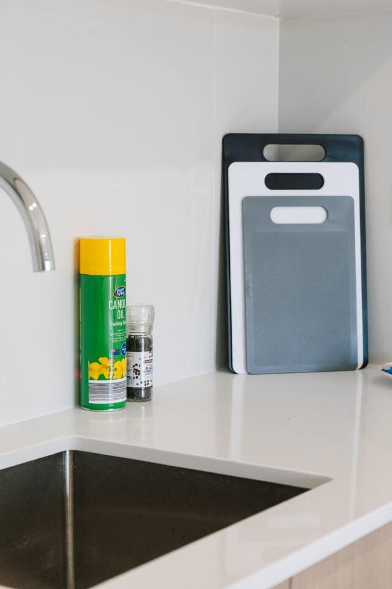 1br Walk To Westfield For Solo Holiday home *