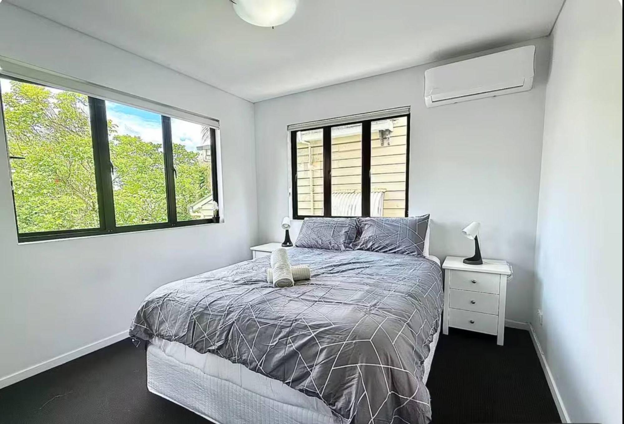 3br, 2 Baths - Stylish In Kangaroo Point *