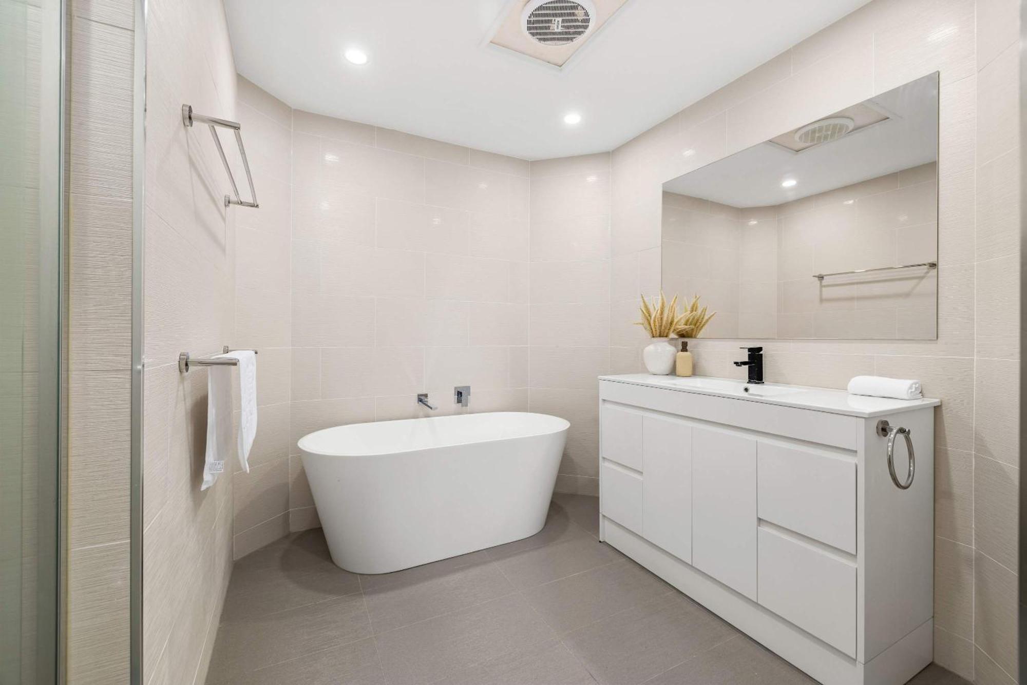 Holiday home Pool & Tennis Court 3br Bright Mt Gravatt Retreat Brisbane