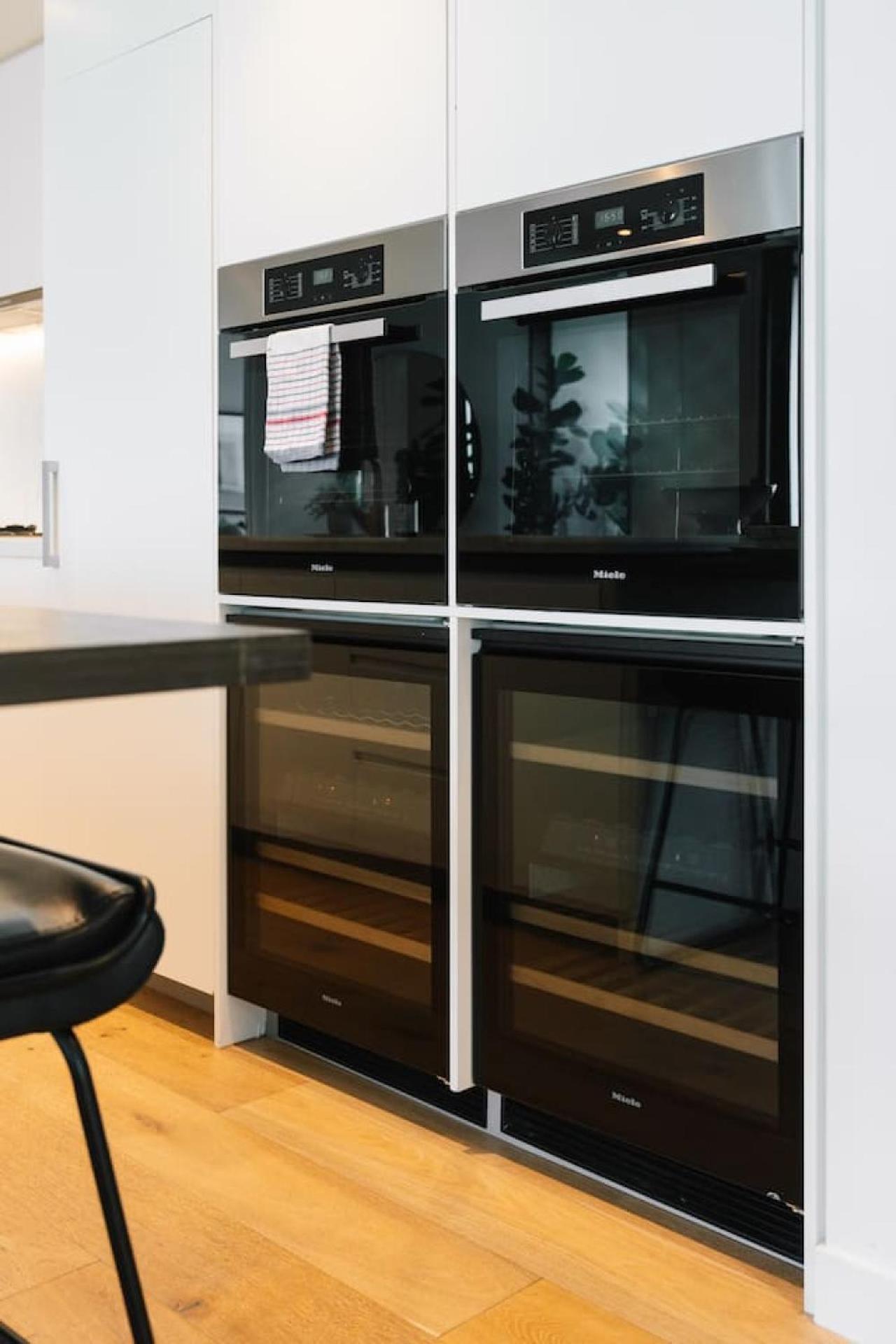 Modern Skyline 3br With Pool Gym And Tub Holiday home