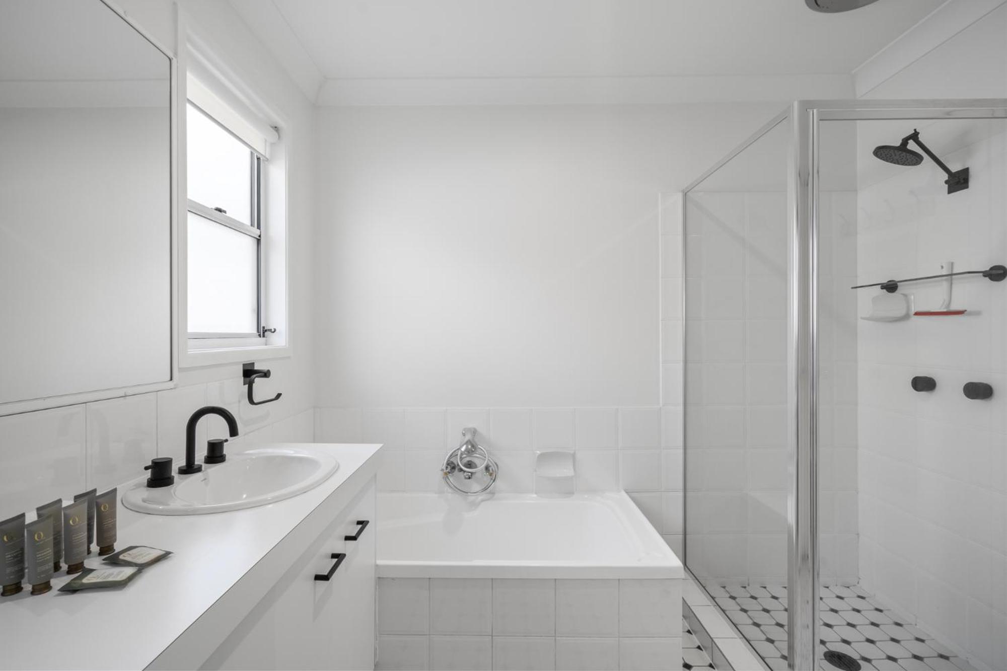 Bright 3-bed In Leafy Annerley