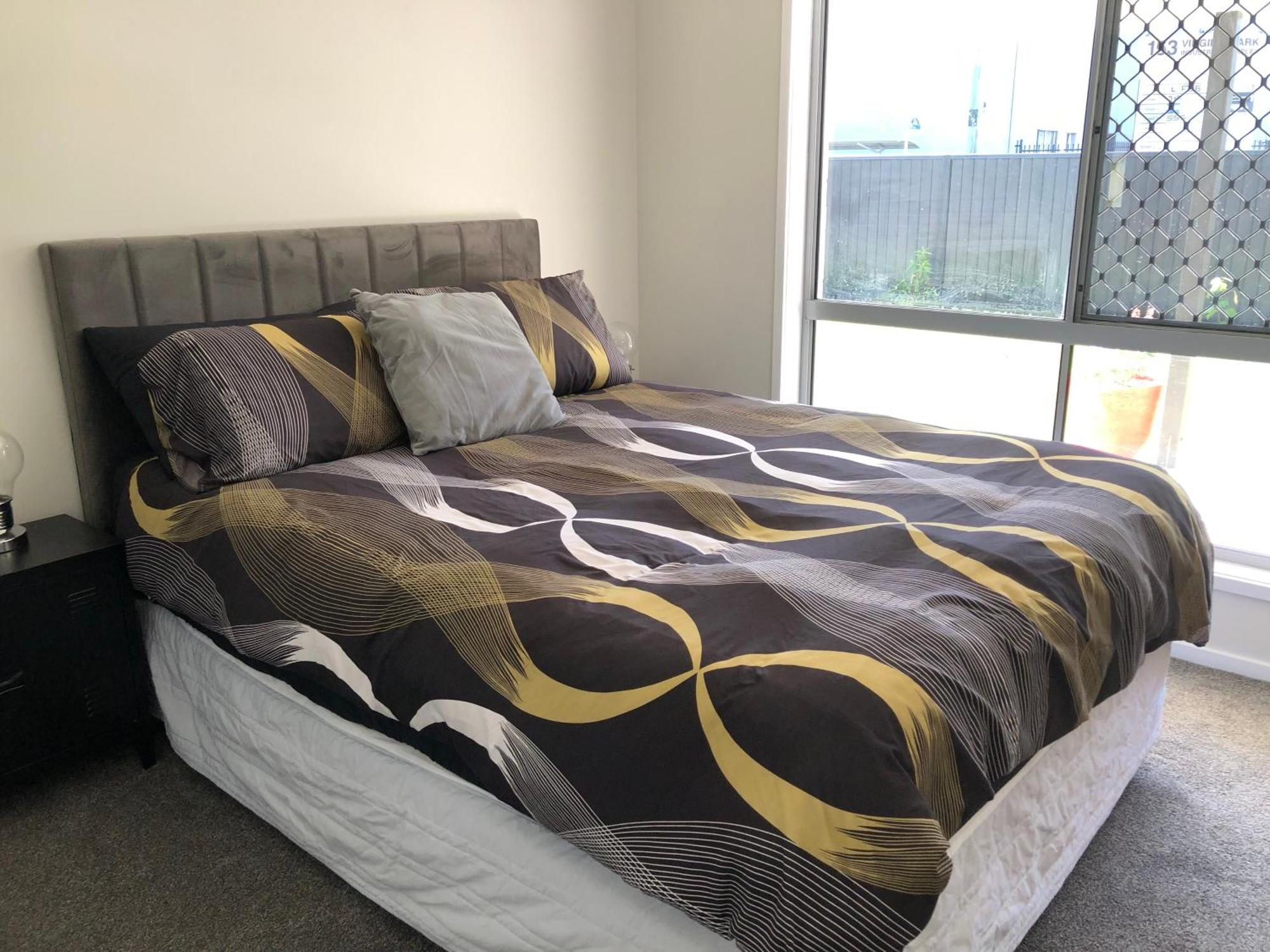 Holiday home 3 Bedroom Fully Renovated Away From *