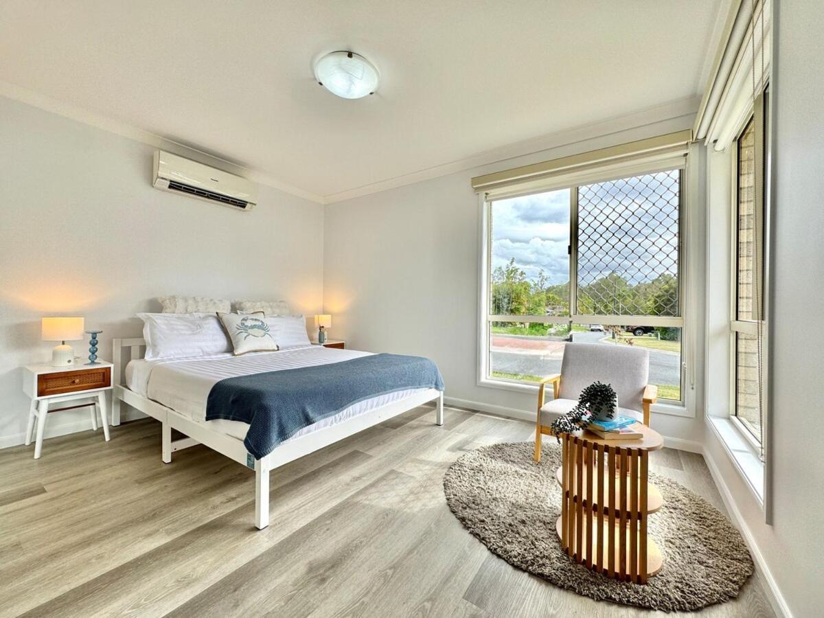 Serene 4br Family Retreat - Near Shops & Highways *