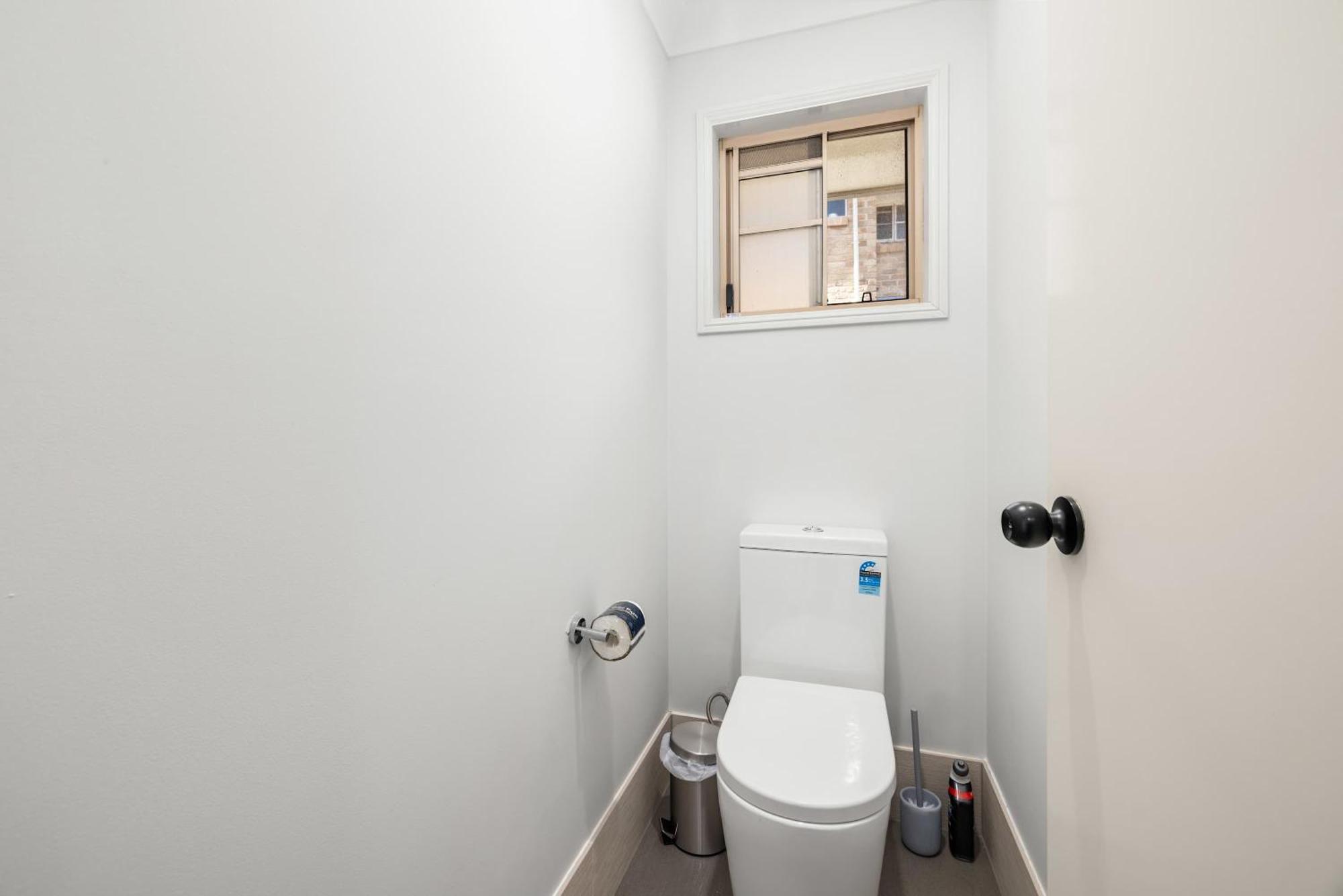 Holiday home Pool & Tennis Court 3br Bright Mt Gravatt Retreat *