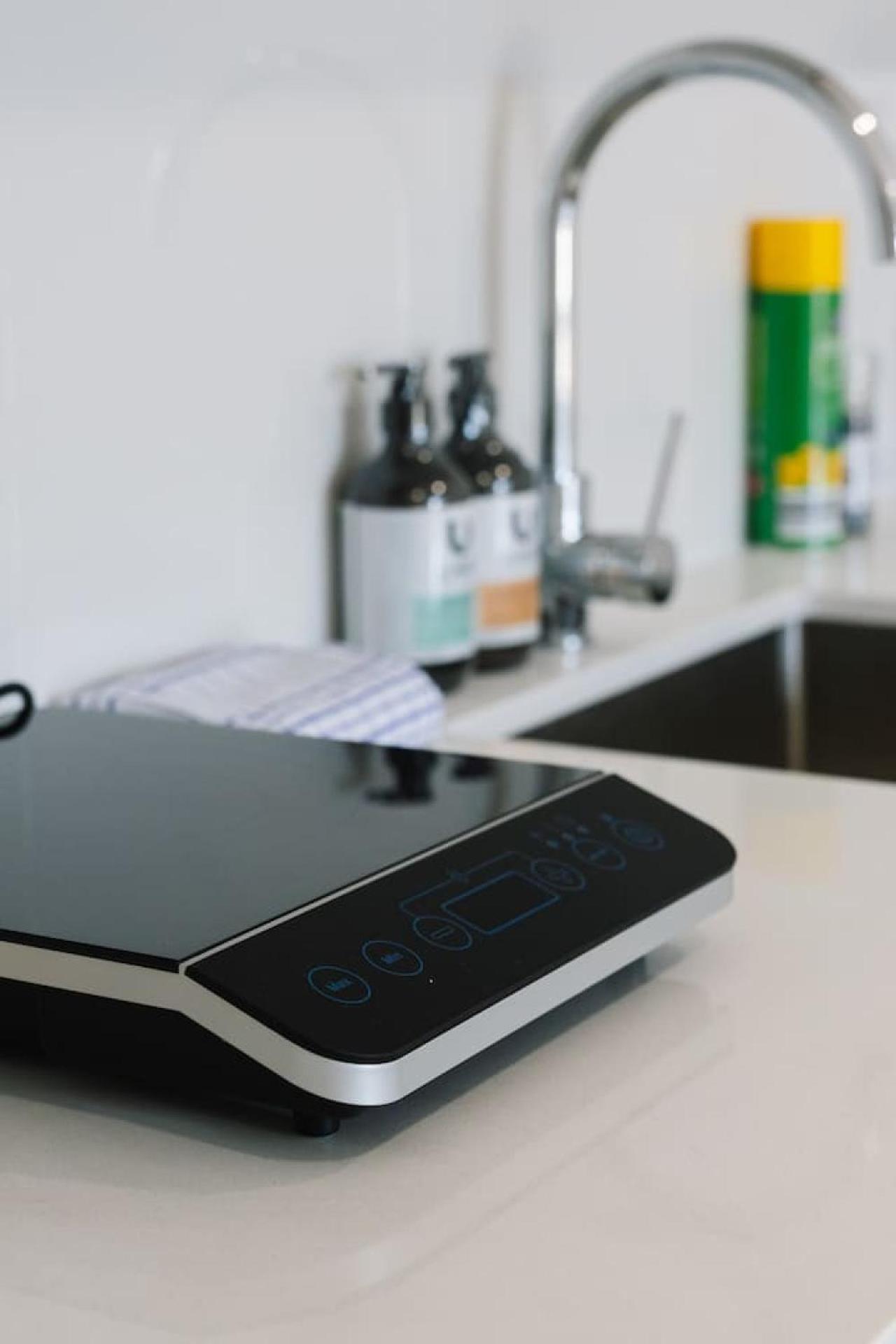 1br Walk To Westfield For Solo Brisbane