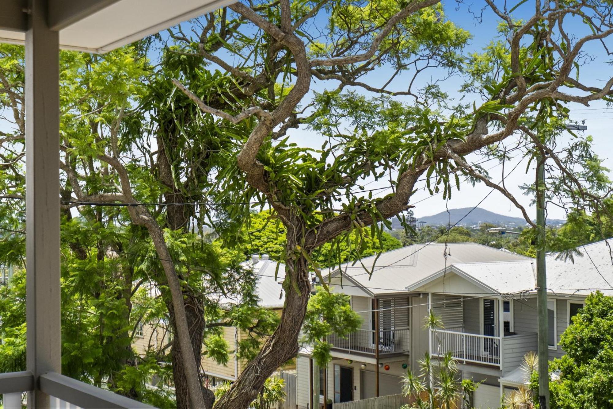 Holiday home Bright 3-bed In Leafy Annerley Brisbane