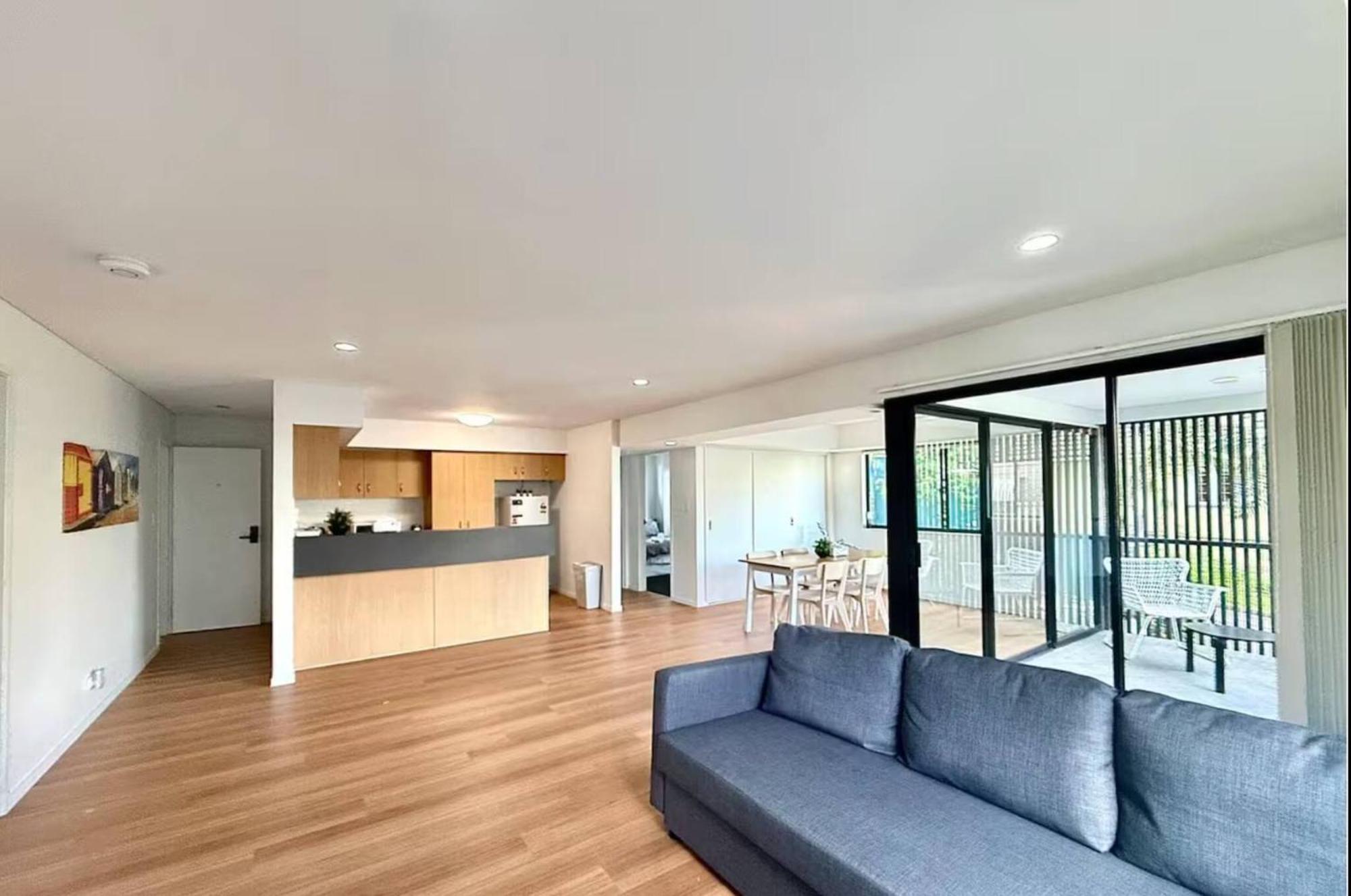 3br, 2 Baths - Stylish In Kangaroo Point Holiday home Brisbane