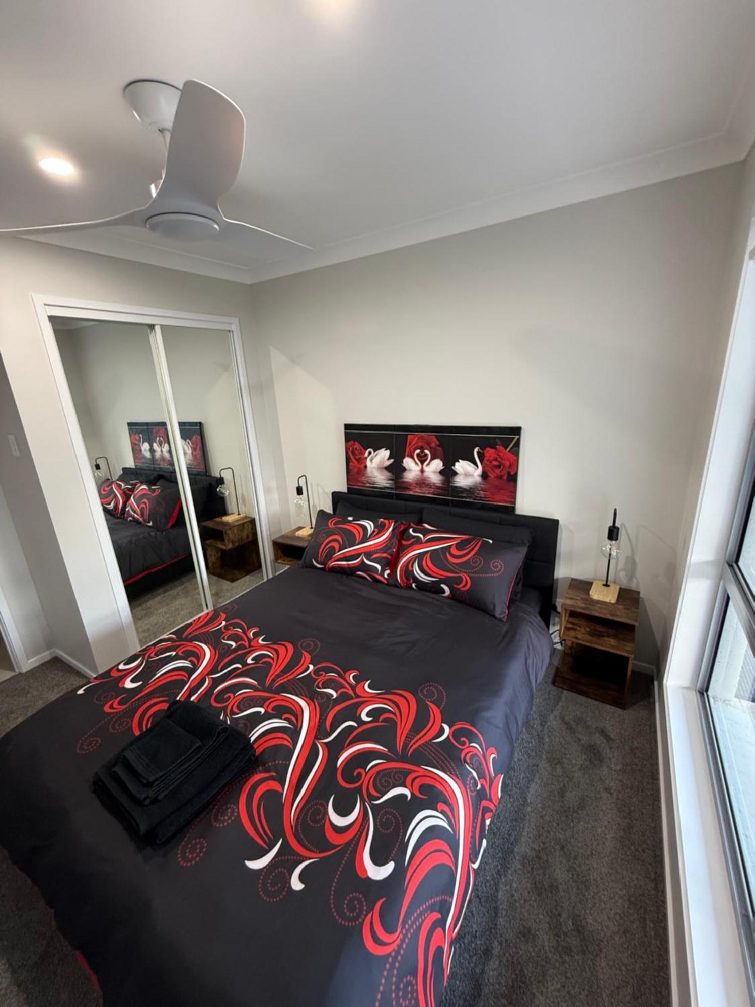 3 Bedroom Fully Renovated Away From Holiday home *