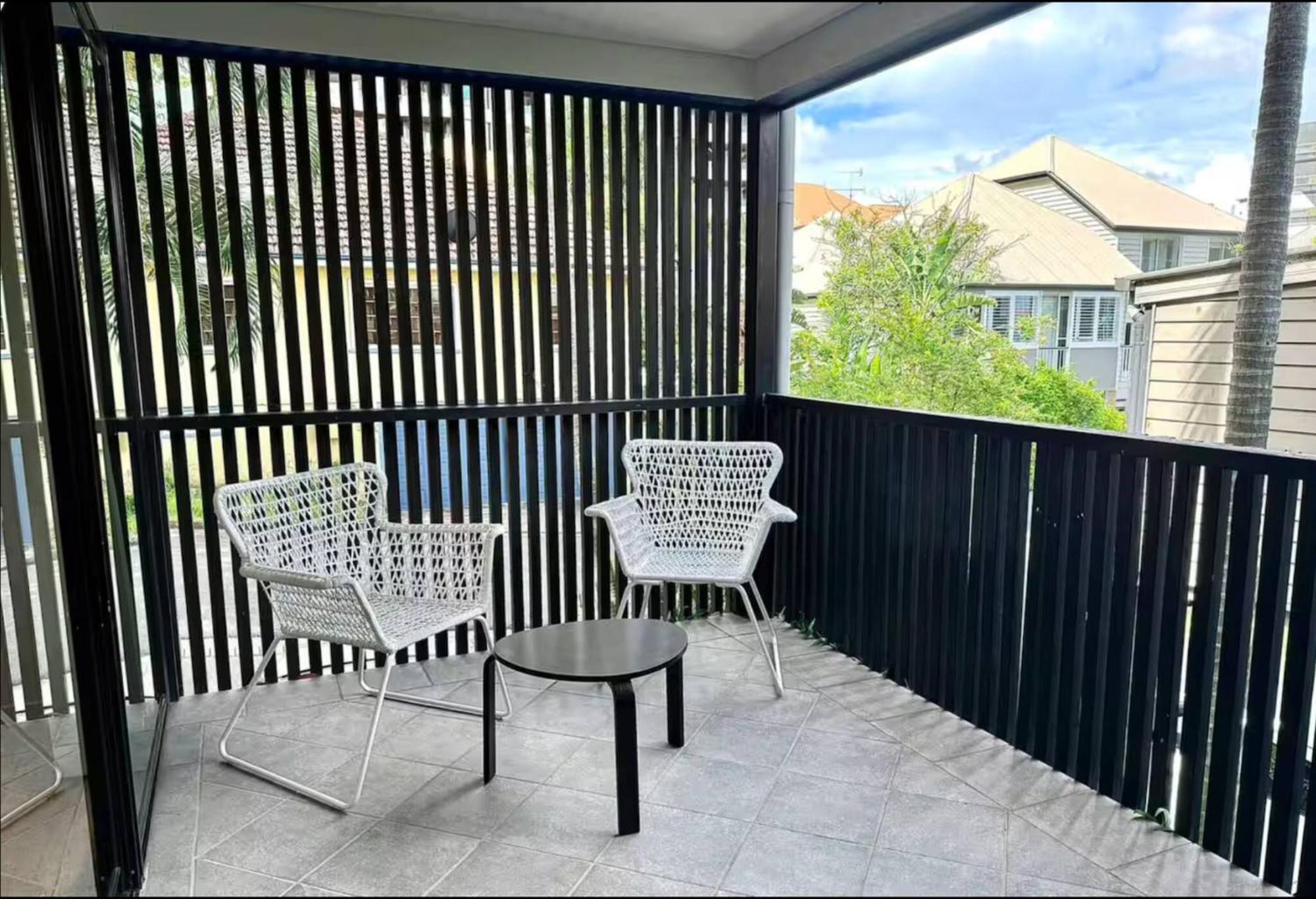 3br, 2 Baths - Stylish In Kangaroo Point