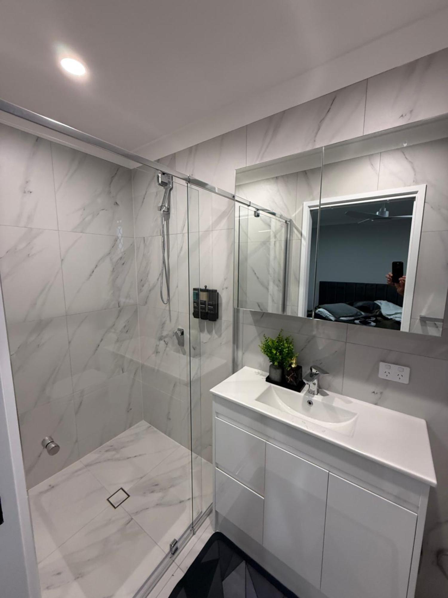 3 Bedroom Fully Renovated Away From Holiday home