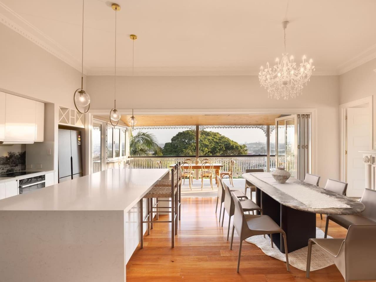 6mil Luxe Hilltop 6 Bedroom Heritage Mansion Brisbane