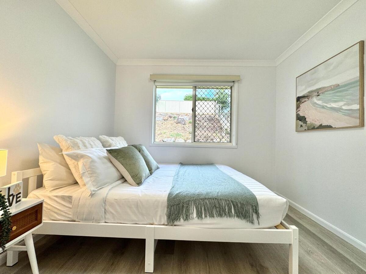 Serene 4br Family Retreat - Near Shops & Highways