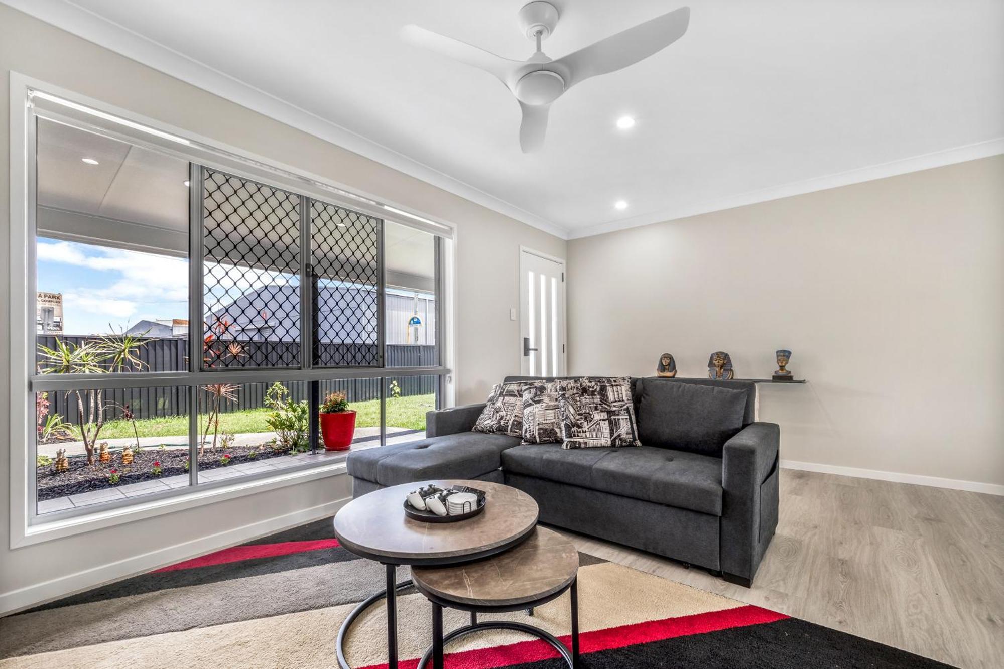 Holiday home 3 Bedroom Fully Renovated Away From *