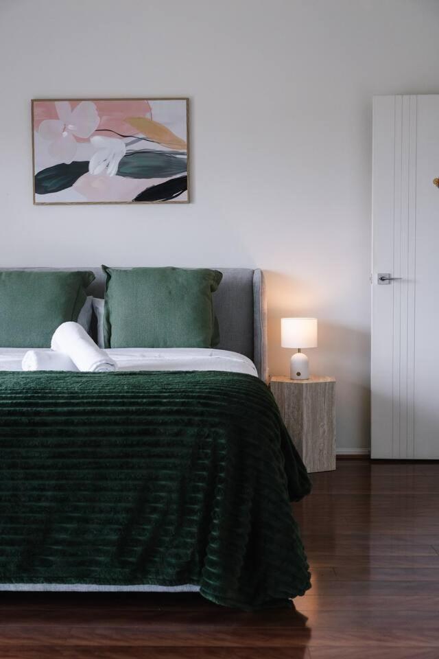 Spacious 4br Family In Inala Quiet Street Holiday home *