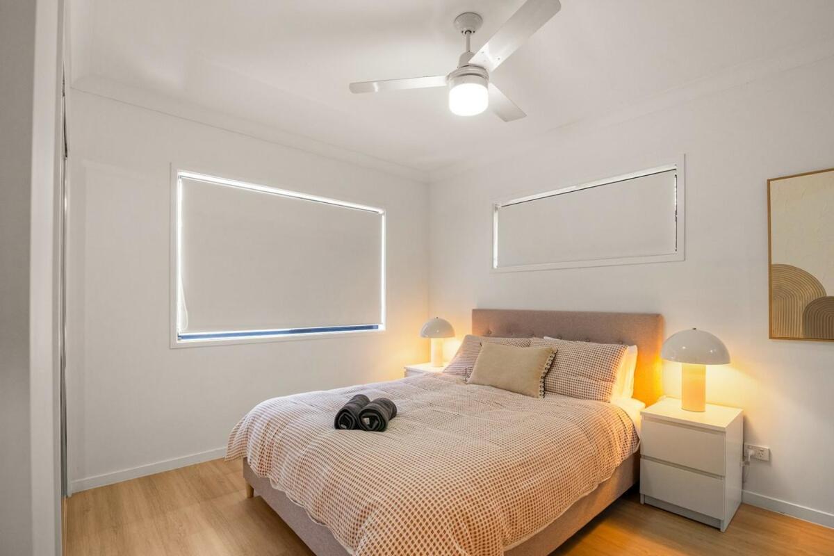 Holiday home 1em Abnb-style 5br, 2 Parking-patio, 5 Mins To Westfield Brisbane