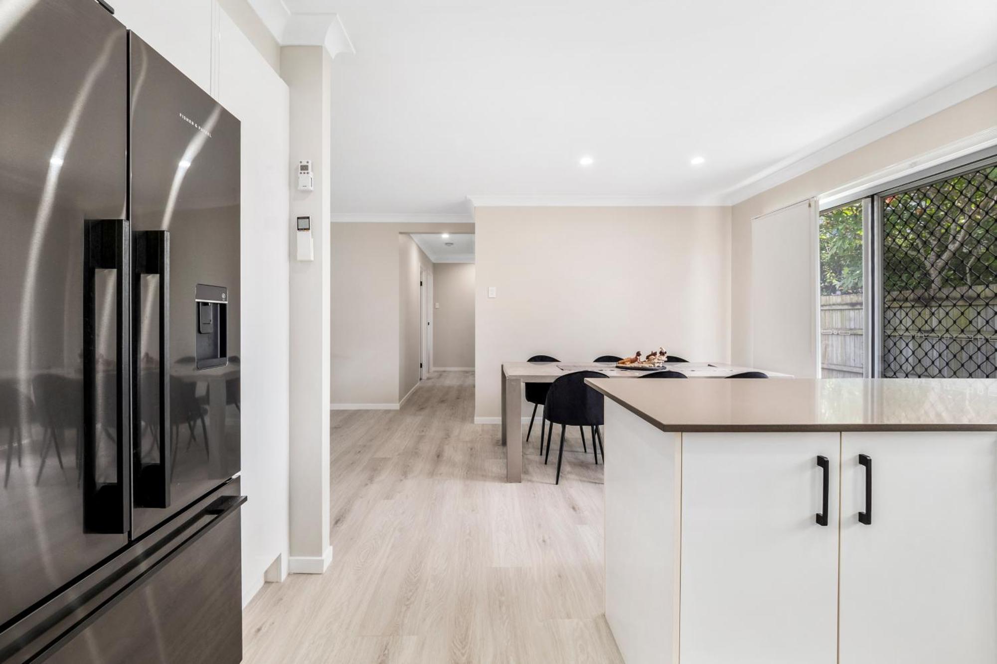 3 Bedroom Fully Renovated Away From * Brisbane