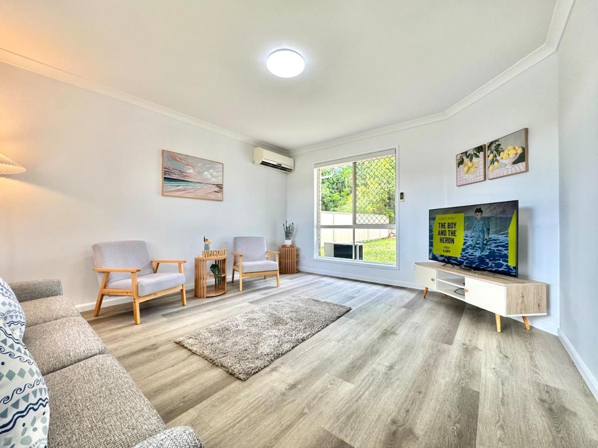 Serene 4br Family Retreat - Near Shops & Highways Holiday home