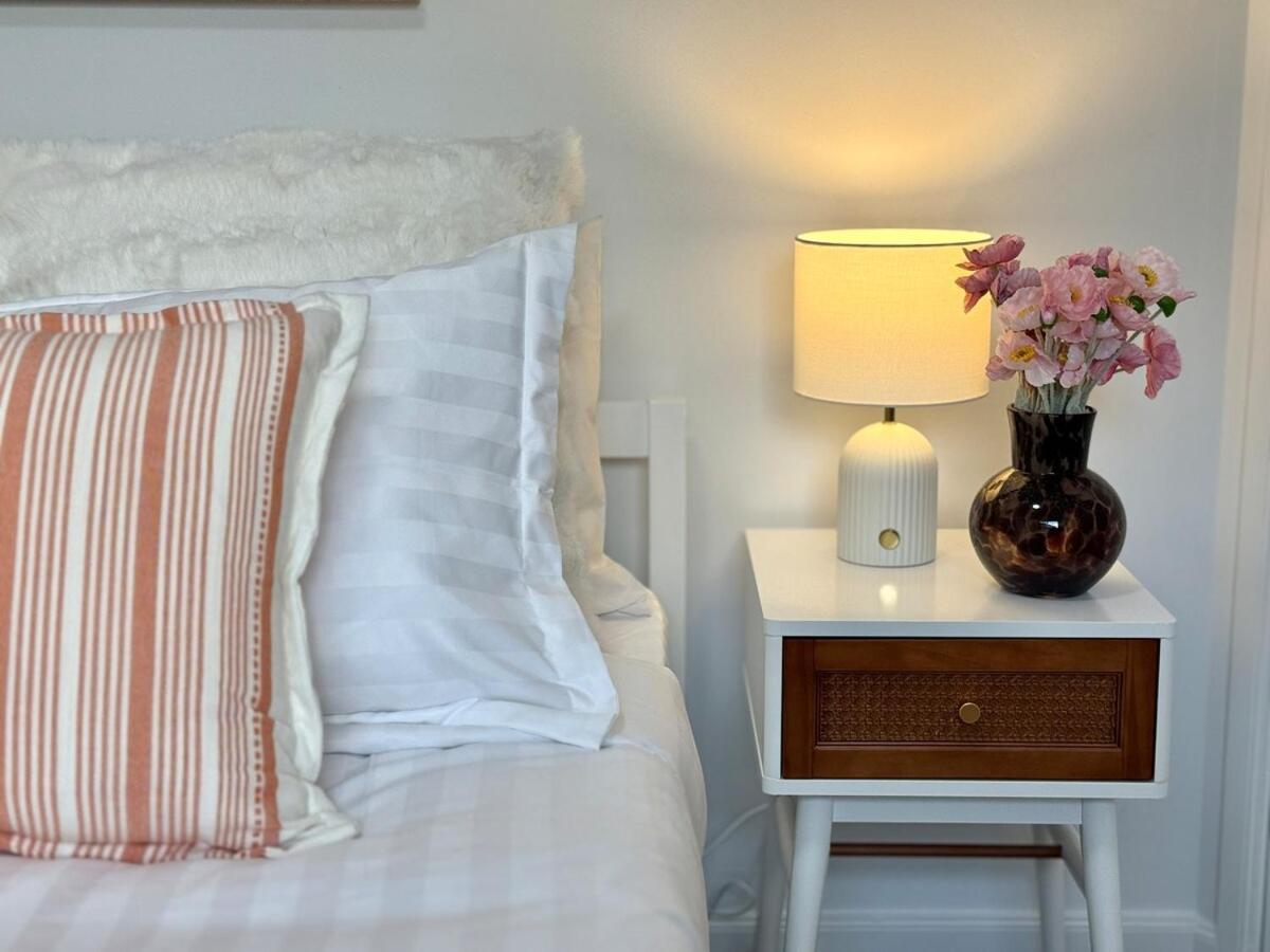 Serene 4br Family Retreat - Near Shops & Highways Holiday home