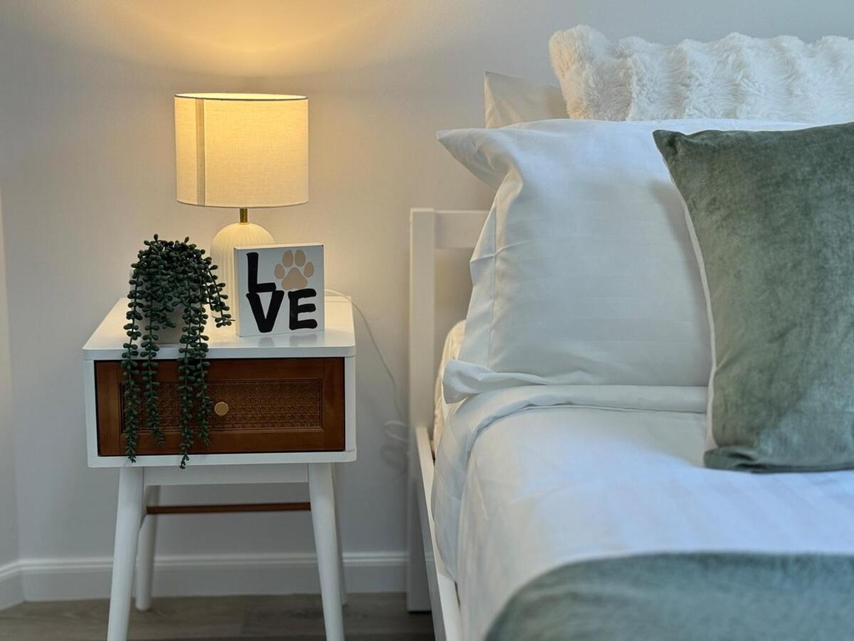 Holiday home Serene 4br Family Retreat - Near Shops & Highways