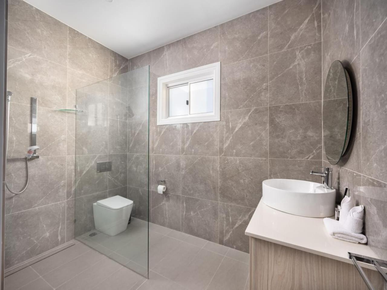 Holiday home 6mil Luxe Hilltop 6 Bedroom Heritage Mansion *