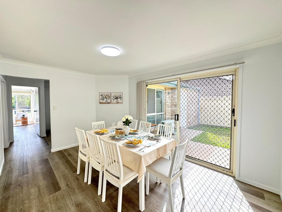 Serene 4br Family Retreat - Near Shops & Highways Holiday home