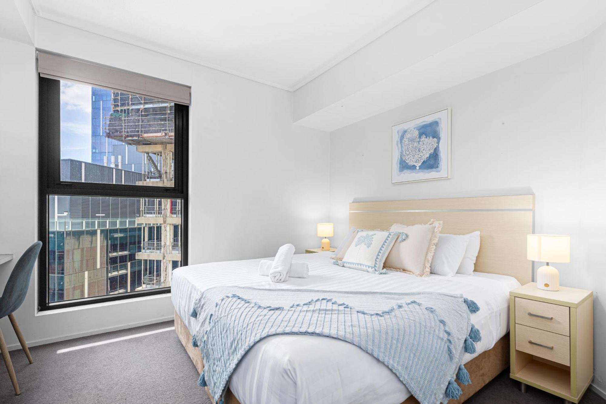 Oaks Panoramic 2br With Pool, Parking, Gym