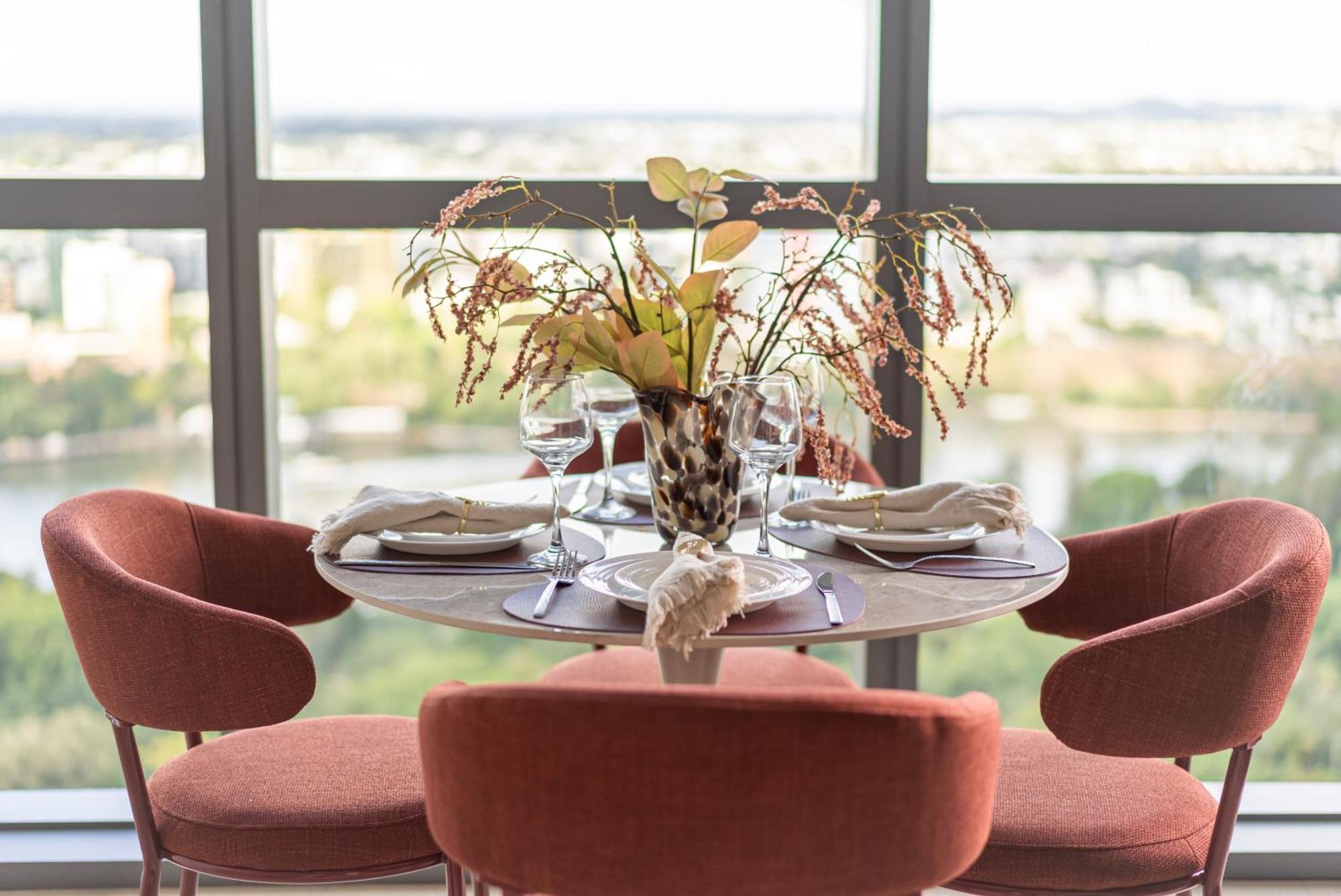 1bedroom Sip In Style In Queens Wharf - Level 33 With And River View Apartment