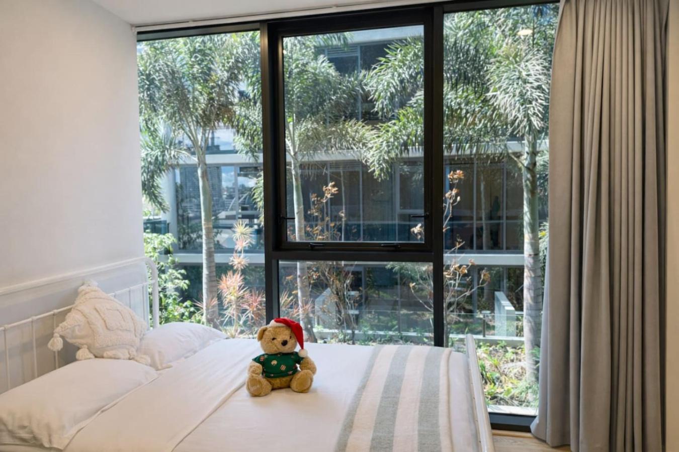 Apartment Cordelia St Pool And Gym 30806-2 *