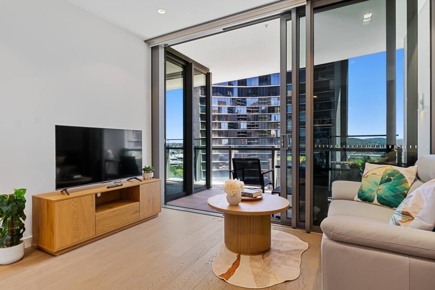 New Private In Queens Wharf Lv12 - And River View Brisbane