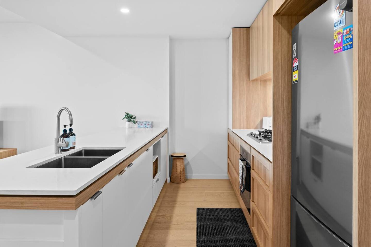 Heart Of Riverview Balcony Pool And Bbq Apartment Brisbane