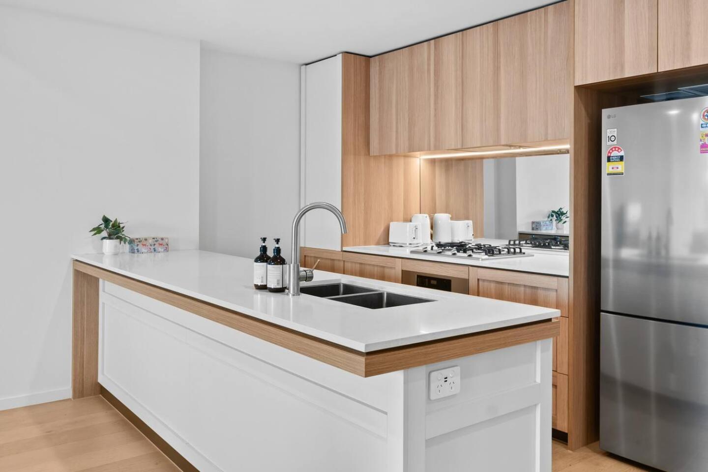 Heart Of Riverview Balcony Pool And Bbq Apartment *