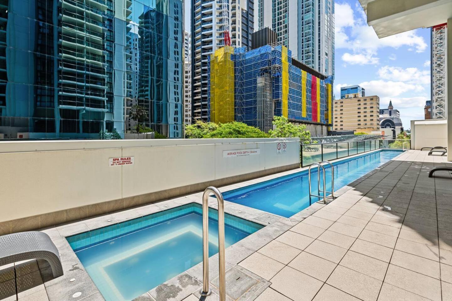 Apartment Luxury High Rise 2br In Cbd Brisbane
