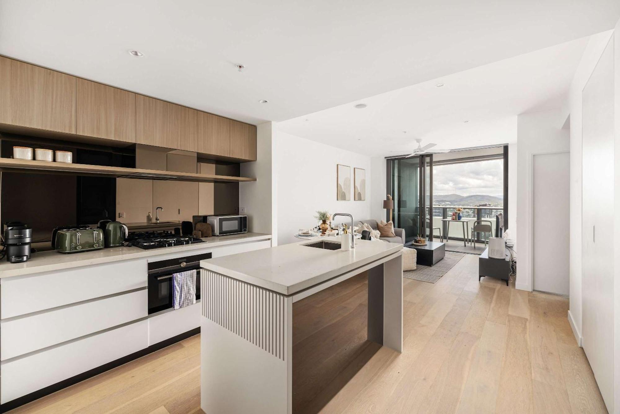 Queens Wharf Elegant 1 1 Bedroom Pool Gym Apartment Brisbane