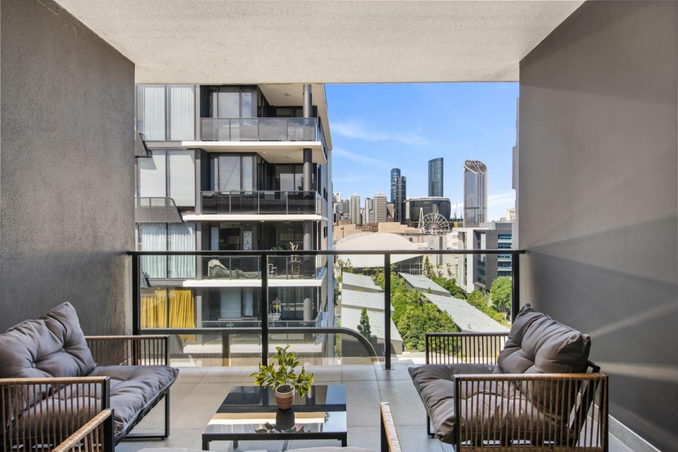 Apartment Stylish 2bedroom Inner-city In South