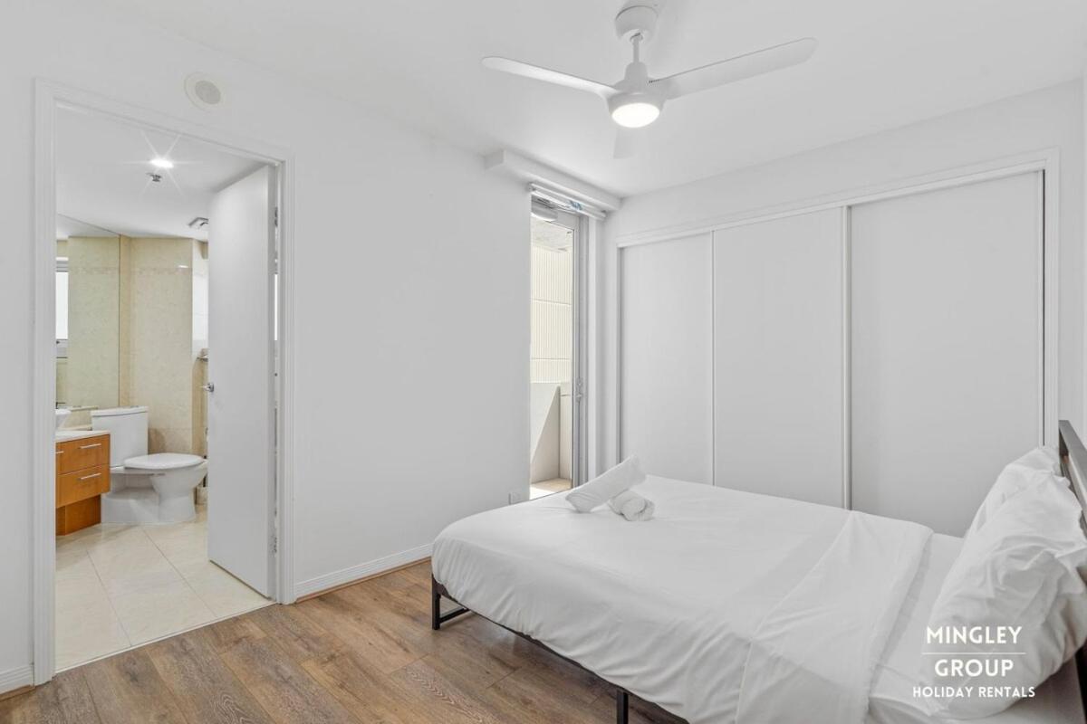 Modern 2b With In Centre Apartment