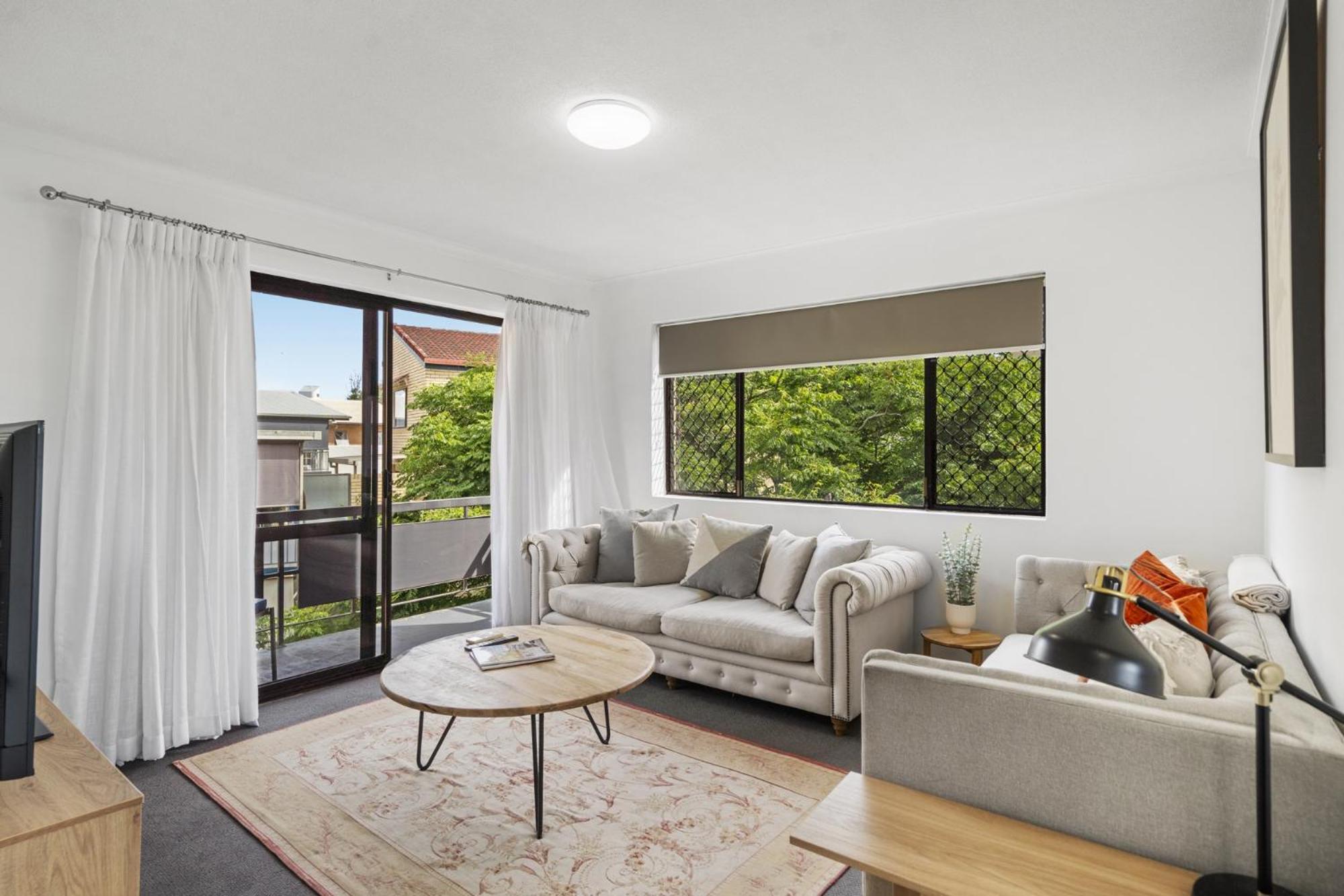 Spacious New Farm With Balcony And Secure Parking